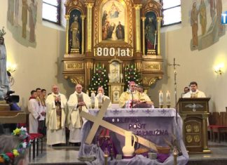 2015.03.15 – PARAFIA W WIELOWSI ŚWIĘTUJE 800 LAT