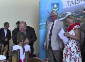 2015.08.27 – ROZDAWALI SZKOLNE TORNISTRY