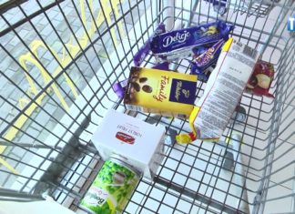 2016.11.25 – ZBIERALI ŻYWNOŚĆ DLA POTRZEBUJĄCYCH