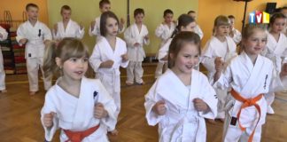 2017.05.09 – PRZEDSZKOLAKI ĆWICZĄ KARATE