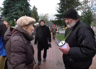 2017.11.01 – ZBIERALI NA RENOWACJĘ CMENTARZA