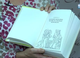 2017.11.24 – BIBLIOTEKA KSIĄŻKĘ POLECA – “CÓRKI WAWELU”