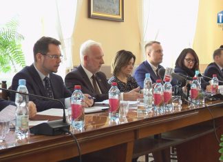 2019.04.01 – “RAPORT OTWARCIA” – KONFERENCJA PRASOWA PREZYDENTA TARNOBRZEGA DARIUSZA BOŻKA