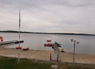 TRAGEDIA NAD JEZIOREM TARNOBRZESKIM, TRWAJĄ POSZUKIWANIA