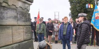 2019.11.11 – GORZYCE W BIAŁO-CZERWONYCH BARWACH