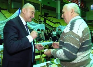 2019.12.17 – POTRZEBUJĄCY ZAJĘLI PUSTE MIEJSCA PRZY STOLE