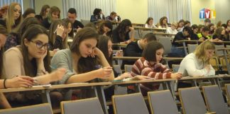 2020.02.21 – “STOLARZU, CZEGÓŻ CI ŻAL?”