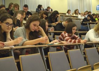 2020.02.21 – “STOLARZU, CZEGÓŻ CI ŻAL?”