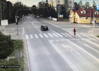 2020.04.27 – POLICJANT PO SŁUŻBIE UDAREMNIŁ JAZDĘ PIJANEMU KIEROWCY