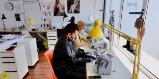 2020.04.01 – CHRONIĄ I RADUJĄ – W ATELIER SZYJĄ MASECZKI