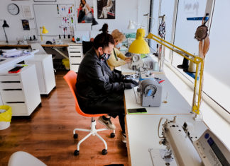 2020.04.01 – CHRONIĄ I RADUJĄ – W ATELIER SZYJĄ MASECZKI