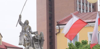 2020.09.29 – ODDAJ GŁOS NA MASZT Z BIAŁO-CZERWONĄ W TARNOBRZEGU