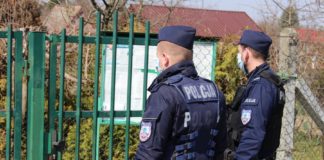 2020.10.28 – POLICJANCI PRZYPOMINAJĄ O OBOWIĄZUJĄCYCH OGRANICZENIACH