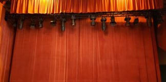 2020.11.20 – KONKURS. POCZYTAJ, POSŁUCHAJ, STWÓRZ I ZILUSTRUJ POSTAĆ TEATRALNĄ