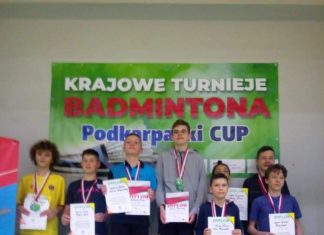 2020.11.23 – FENOMENALNA FORMA MŁODYCH BADMINTONISTÓW STALI NOWA DĘBA