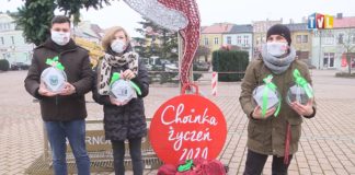 2020.12.11 – BOMBKI “CHOINKI” JUŻ NA MIEJSKIEJ CHOINCE. TO DOPIERO POCZĄTEK WIELKIEJ AKCJI CHARYTATYWNEJ
