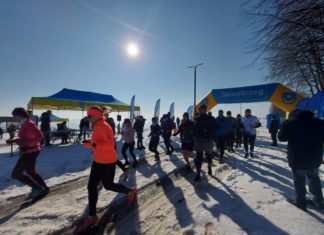 2021.02.21 – BIEG ZIMOWY DOOKOŁA JEZIORA. BIAŁA PLAŻA ZROBIŁA FURORĘ