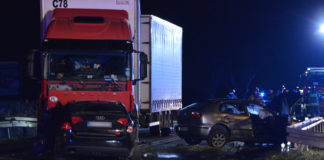 2021.04.26 – 8 OSÓB RANNYCH W WYPADKU W SUCHORZOWIE