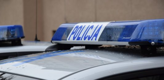 PĘDZIŁ 120 KM/H BEZ PRAWA JAZDY I Z SĄDOWYM ZAKAZEM