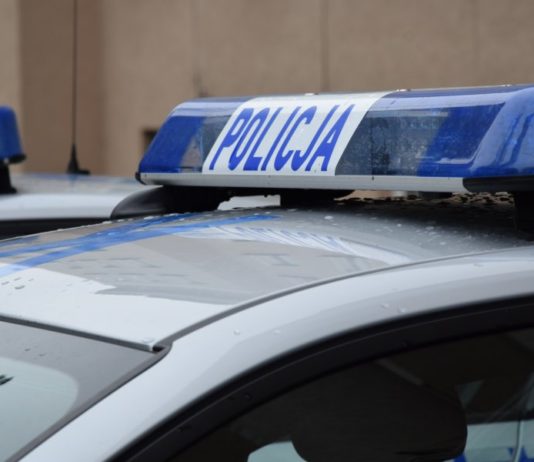 PĘDZIŁ 120 KM/H BEZ PRAWA JAZDY I Z SĄDOWYM ZAKAZEM