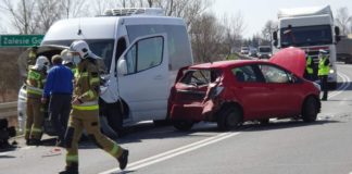 2021.04.09 – GROŹNE ZDERZENIE NA DRODZE KRAJOWEJ 77