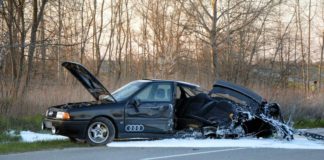 2021.04.27 – WYPADEK W CHMIELOWIE. JEDNA OSOBA W SZPITALU