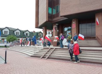2021.05.18 – PROTESTOWALI W OBRONIE POLSKICH SĄDÓW