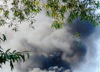 POŻAR NA TERENIE ZAKŁADÓW W GORZYCACH