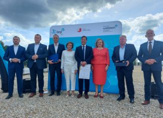 WMUROWANIE KAMIENIA WĘGIELNEGO. BĘDZIE NOWA HALA PRODUKCYJNA