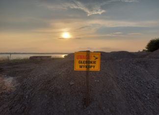 JEZIORO TARNOBRZESKIE. PUNKT WIDOKOWY W REMONCIE