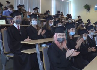 2021.10.06 – ZAINAUGUROWALI ROK W MURACH UCZELNI