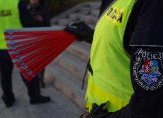 NOŚ ODBLASKI I ZADBAJ O SWOJE BEZPIECZEŃSTWO NA DRODZE!