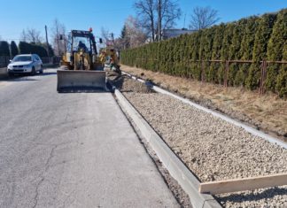 PROJEKTUJĄ I BUDUJĄ