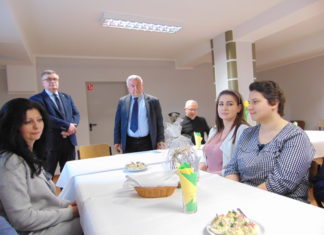 WSPÓLNE ŚNIADANIE WIELKANOCNE PRACOWNIKÓW