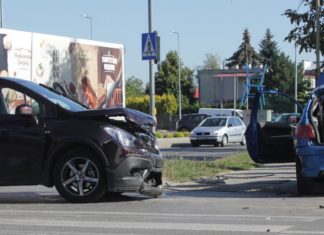 ZDERZENIE SAMOCHODÓW NA DZIKOWIE W TARNOBRZEGU