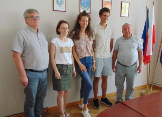 STAROSTWO POWIATOWE POMAGA RODZEŃSTWU Z UKRAINY