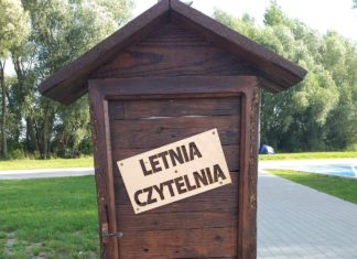 LETNIA CZYTELNIA NAD JEZIOREM