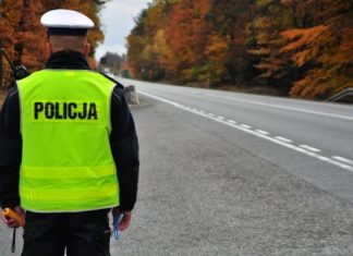 JESIENNE WARUNKI NA DROGACH. POLICJA APELUJE O OSTROŻNOŚĆ!