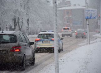 KIEROWCO UWAŻAJ! BARDZO TRUDNE WARUNKI NA DROGACH