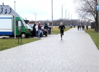 2022.02.19 – POBIEGLI ZIMĄ WOKÓŁ JEZIORA