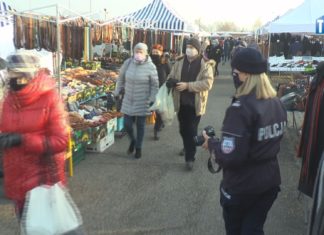 BEZPIECZNE ŚWIĘTA – POLICJANCI PRZYPOMINAJĄ O PODSTAWOWYCH ZASADACH