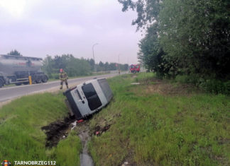 STARANOWAŁ ZNAKI I WJECHAŁ DO ROWU NA TARNOBRZESKIEJ OBWODNICY