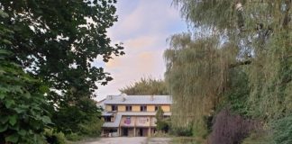 UREGULOWANIE ZASZŁOŚCI POZWOLI ZAGOSPODAROWAĆ DZIAŁKĘ, NA KTÓREJ STOI NISZCZEJĄCY BUDYNEK PO HOTELU NADWIŚLAŃSKIM