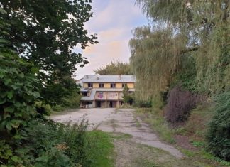 UREGULOWANIE ZASZŁOŚCI POZWOLI ZAGOSPODAROWAĆ DZIAŁKĘ, NA KTÓREJ STOI NISZCZEJĄCY BUDYNEK PO HOTELU NADWIŚLAŃSKIM