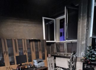 NOCNY POŻAR W GRĘBOWSKIEJ SZKOLE