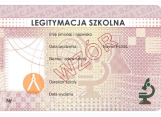 PIERWSZOKLASIŚCI OTRZYMAJĄ PLASTIKOWE LEGITYMACJE SZKOLNE