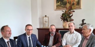 TRWAJĄ ROZMOWY NA TEMAT WYKLUCZENIA KOMUNIKACYJNEGO