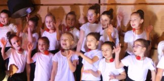 GRUPY ARTYSTYCZNE SZKOŁY PODSTAWOWEJ IM. MAŁEGO KSIĘCIA W TARNOBRZEGU – „Bambino Jazzu” (COVER)