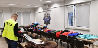 Z HANDLU PODRÓBKAMI MIESZKANKA KOLBUSZOWEJ UCZYNIŁA SOBIE STAŁE ŹRÓDŁO UTRZYMANIA