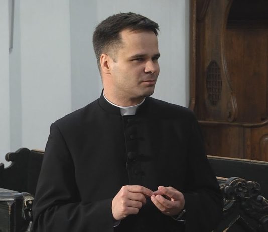 PYTAMY WPROST Z DNIA 18 KWIETNIA 2025 – KS. DR MICHAŁ POWĘSKA